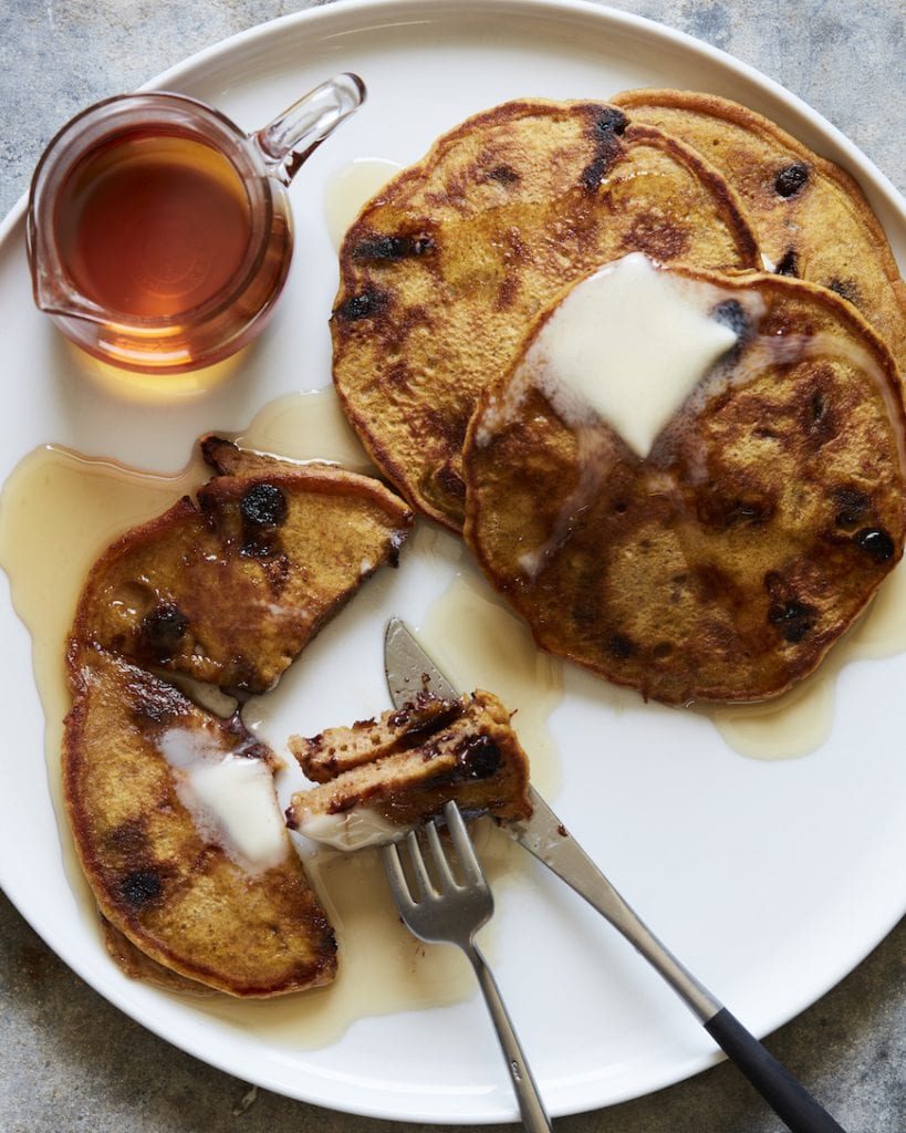 Pumpkin Pie Chocolate Chip Pancakes from www.whatsgabycooking.com (@whatsgabycookin)