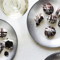 Peppermint Oreo Truffles from www.whatsgabycooking.com (@whatsgabycookin)