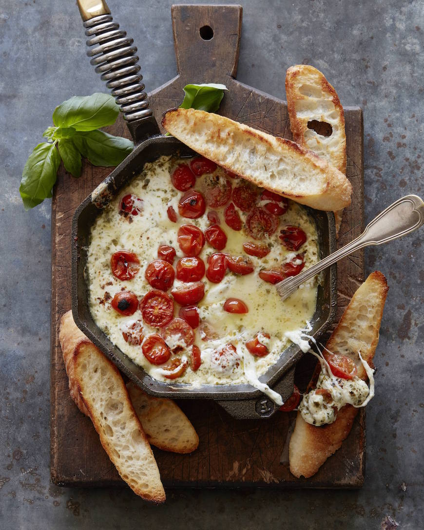 Hot Caprese Dip from www.whatsgabycooking.com (@whatsgabycookin)