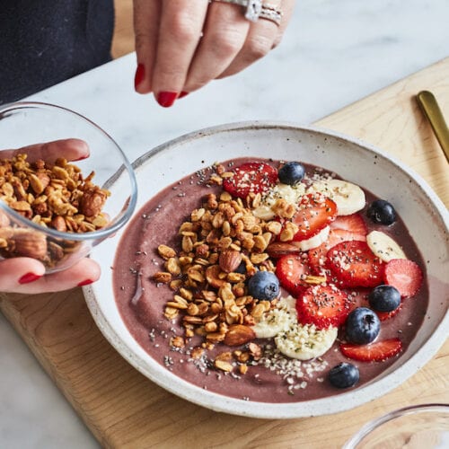 Acai Bowl Recipe from www.whatsgabycooking.com (@whatsgabycookin)