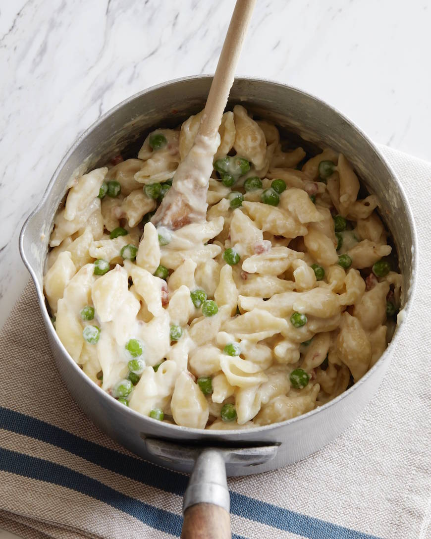 Spring Mac and Cheese from www.whatsgabycooking.com (@whatsgabycookin)