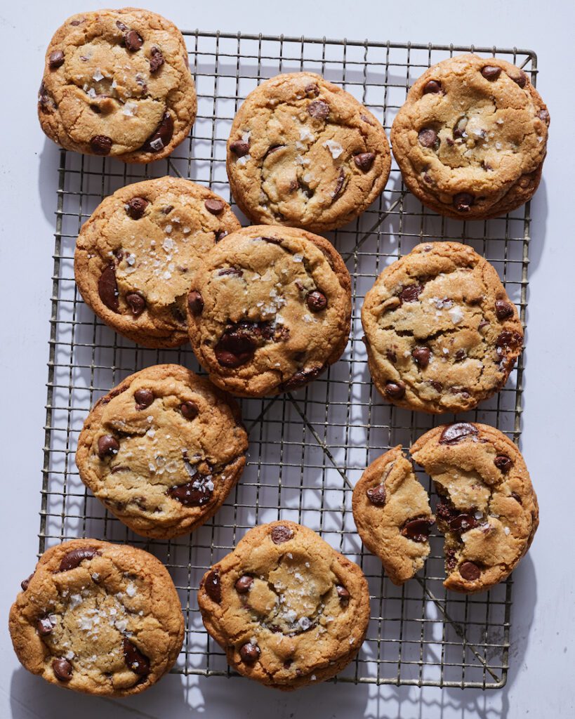 Best Chocolate Chip Cookies from www.whatsgabycooking.com (@whatsgabycookin)