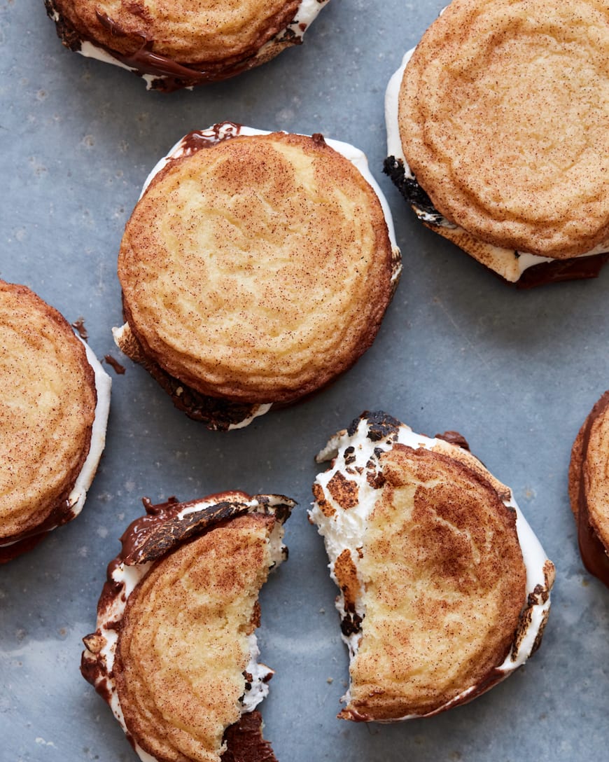 Snickerdoodle S’mookies from www.whatsgabycooking.com (@whatsgabycookin)