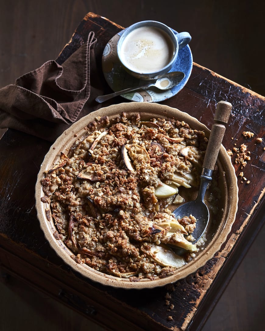 Mom's Famous Apple Crisp from www.whatsgabycooking.com (@whatsgabycookin)