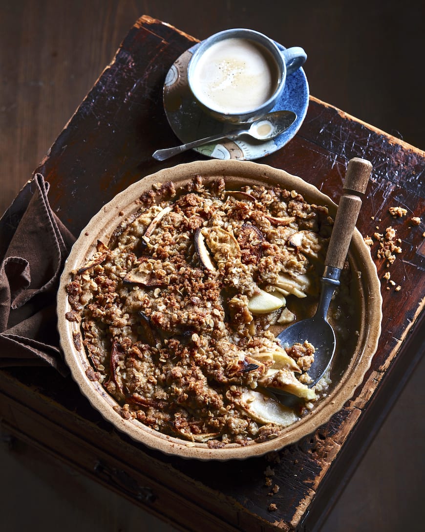 Mom's Famous Apple Crisp from www.whatsgabycooking.com (@whatsgabycookin)