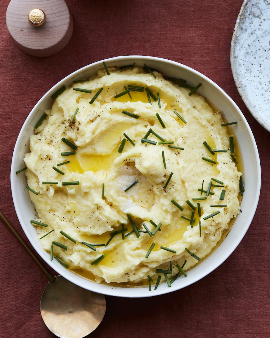 Mascarpone Mashed Potatoes from www.whatsgabycooking.com (@whatsgabycookin)