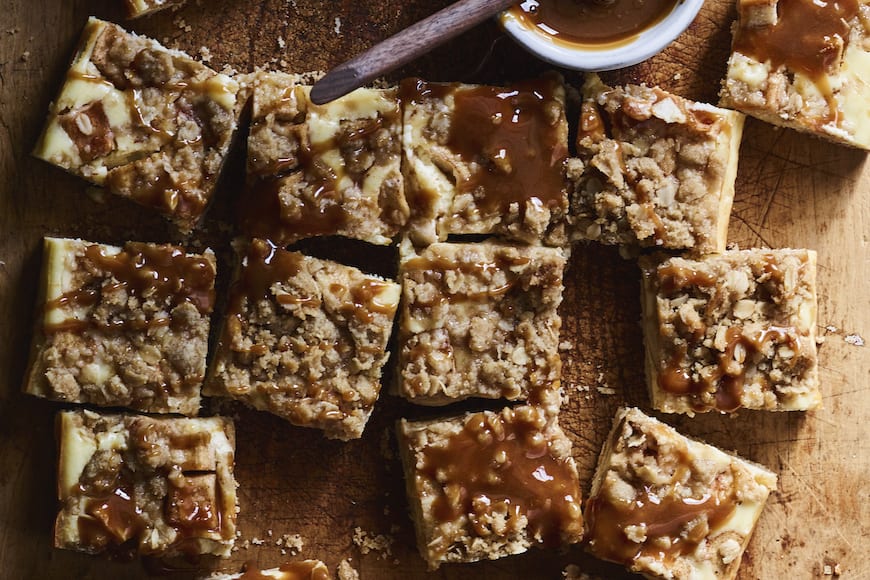 Caramel Apple Streusel Cheesecake Bars from www.whatsgabycooking.com (@whatsgabycookin)