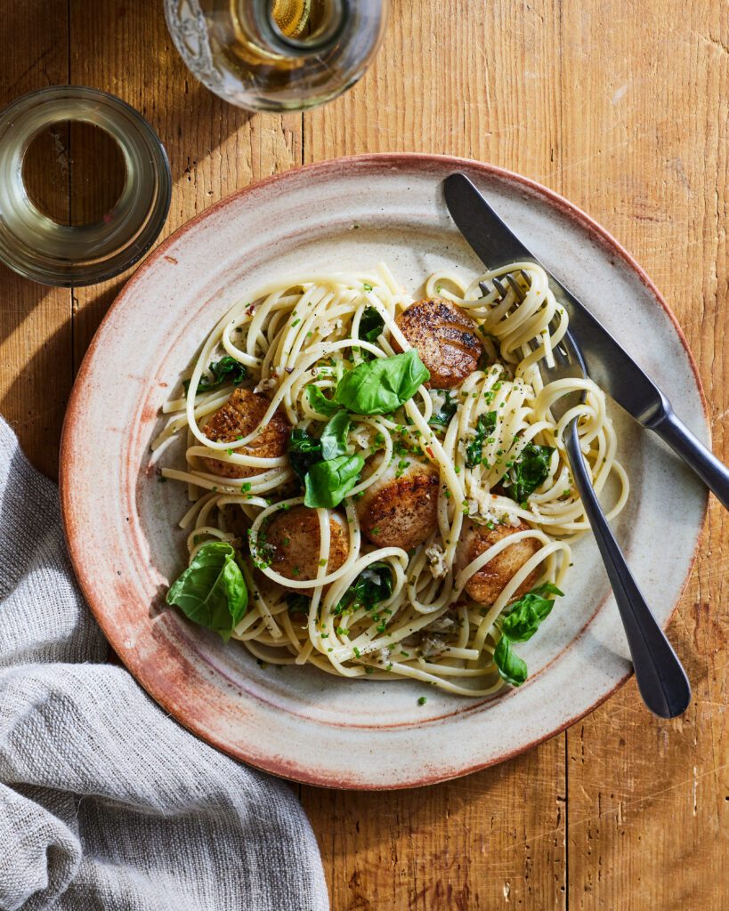 Lemon Garlic Scallop Pasta from @whatsgabycookin (@whatsgabycookin)