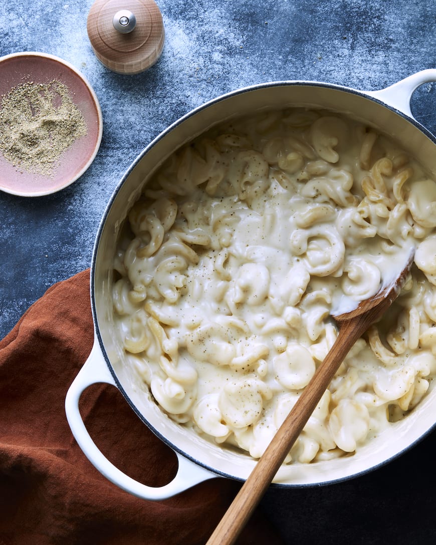 Creamy Stovetop Mac and Cheese from www.whatsgabycooking.com (@whatsgabycookin)