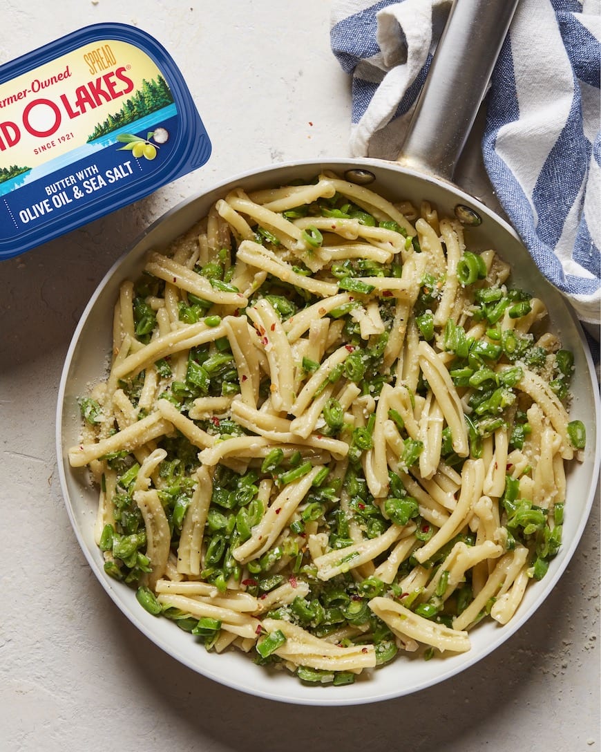 Snap Pea Pasta from www.whatsgabycooking.com (@whatsgabycookin)