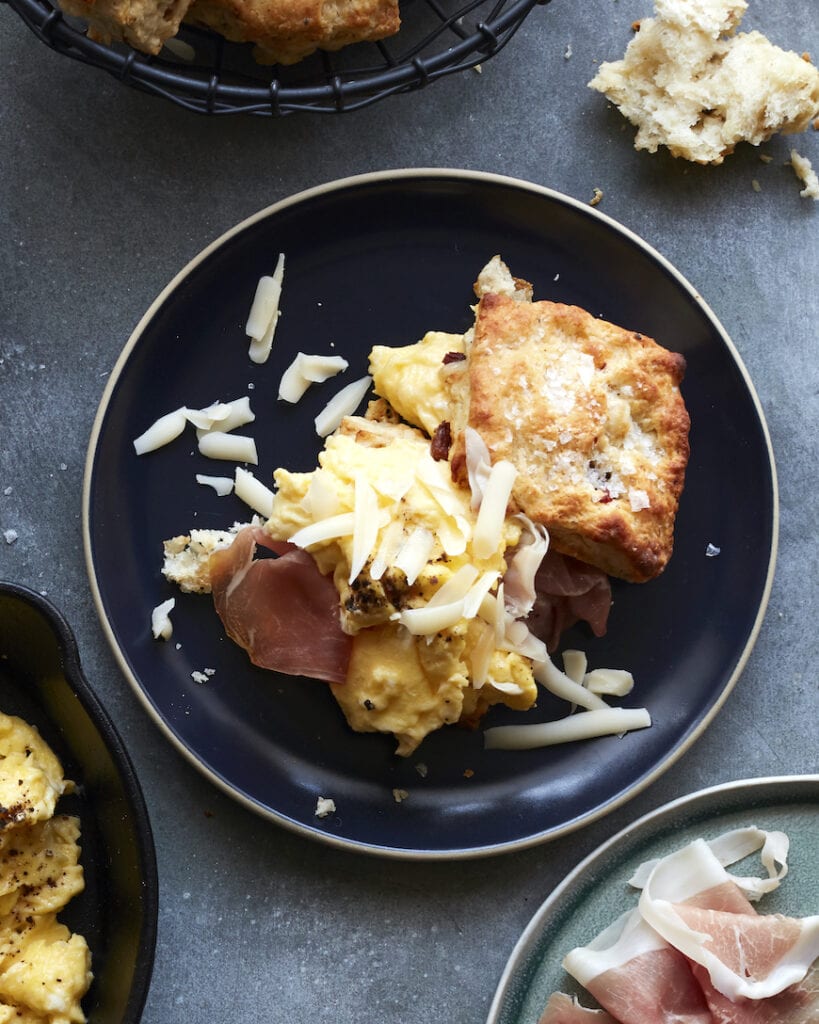 Gruyere Pancetta Biscuits from www.whatsgabycooking.com (@whatsgabycookin)