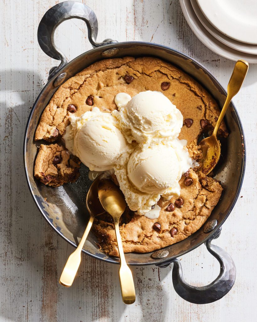 Homemade Pizookie from www.whatsgabycooking.com (@whatsgabycookin)