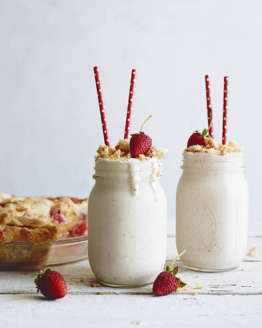 Strawberry Peach Pie Milkshakes from www.whatsgabycooking.com pie + ice cream + almond milk = absolute heaven! (@Whatsgabycookin)