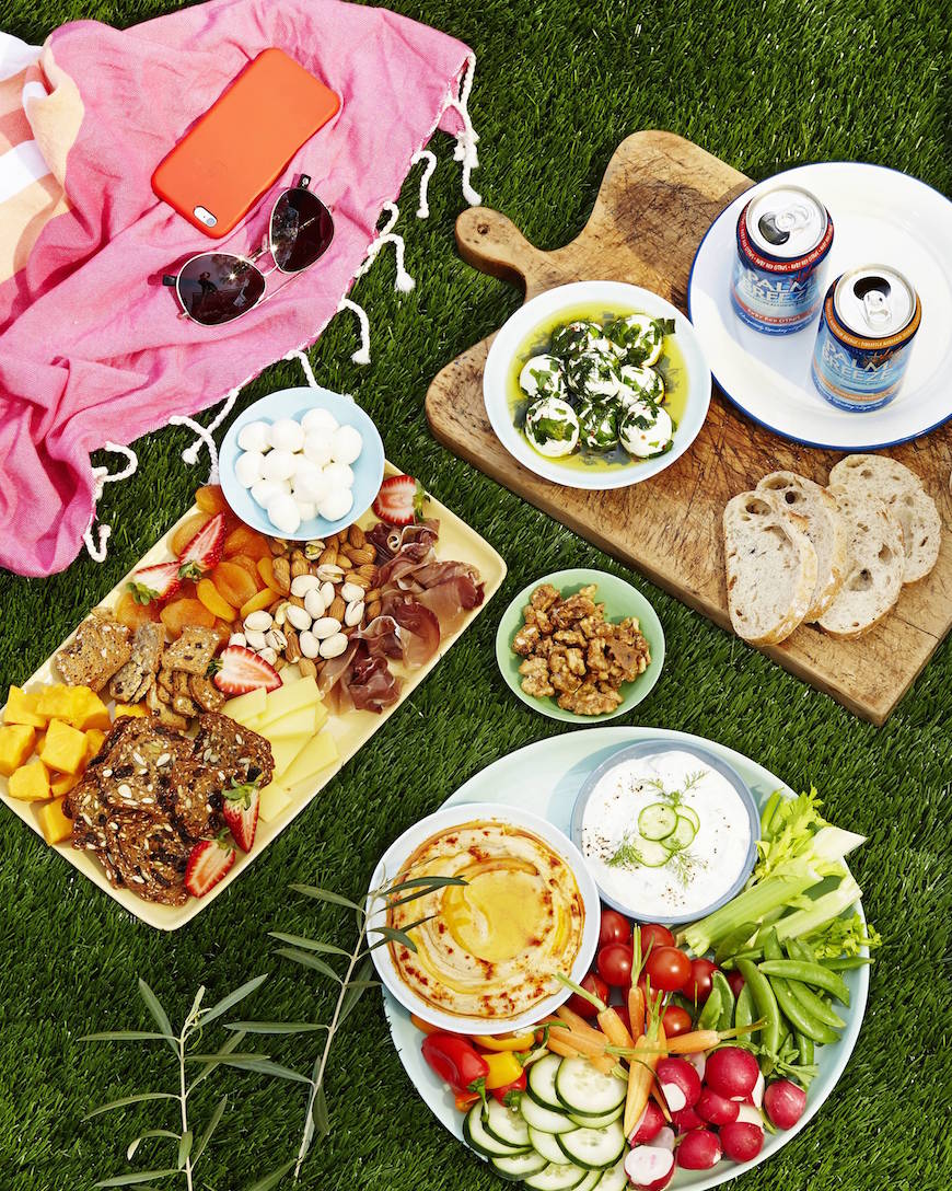 Picnic 101 {how to host the best picnic}