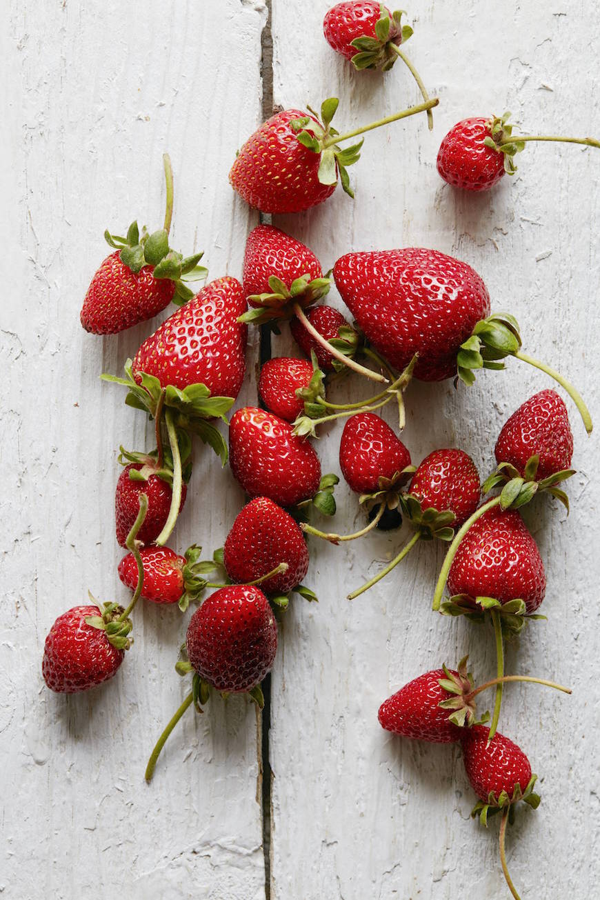 Strawberry Pie Prep from www.whatsgabycooking.com (@whatsgabycookin)