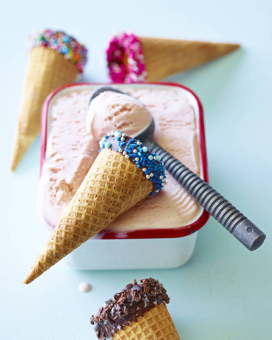 DIY Dipped Ice Cream Cones from www.whatsgabycooking.com perfect for your 4th of July celebrations! (@whatsgabycookin)